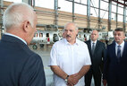 Президент Беларуси Александр Лукашенко во время посещения Оршанского авиаремонтного завода