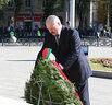 Александр Лукашенко возложил венок к памятнику Стефану Великому в Кишиневе