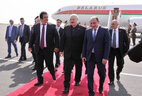 Во время церемонии встречи Президента Беларуси Александра Лукашенко в ереванском аэропорту Звартноц
