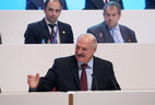 Прэзідэнт Беларусі Аляксандр Лукашэнка ў час пленарнага пасяджэння