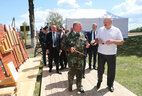 Александр Лукашенко во время посещения Полесского государственного радиационно-экологического заповедника