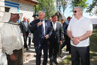 Александр Лукашенко во время посещения Полесского государственного радиационно-экологического заповедника