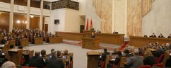 Александр Лукашенко выступает на заседании шестой внеочередной сессии Палаты представителей Национального собрания