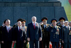 Во время церемонии возложения венка к монументу Победы в Минске