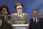 Аляксандр Лукашэнка на парадзе ў гонар 70-й гадавіны Перамогі