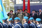 Аляксандр Лукашэнка на парадзе ў гонар 70-й гадавіны Перамогі