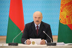 Аляксандр Лукашэнка ў час нарады