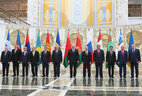 Участники заседания Совета глав государств СНГ в Минске