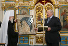 Александр Лукашенко и Митрополит Павел в Свято-Духовом кафедральном соборе