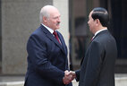 Церемония официальной встречи Президента Вьетнама Чан Дай Куанга во Дворце Независимости