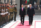 Церемония официальной встречи Президента Вьетнама Чан Дай Куанга во Дворце Независимости