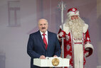 Аляксандр Лукашэнка на навагоднім дабрачынным свяце для дзяцей