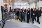 Александр Лукашенко во время посещения завода "БелДжи"