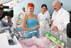 Аляксандр Лукашэнка пагутарыў з бацькамі маленькіх пацыентаў Гомельскай абласной дзіцячай клінічнай бальніцы