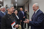 Александр Лукашенко с участниками совещания