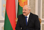 Президент Беларуси Александр Лукашенко во время переговоров в узком составе с Президентом Казахстана Нурсултаном Назарбаевым