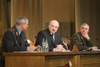 Министр внутренних дел Игорь Шуневич, Президент Беларуси Александр Лукашенко и госсекретарь Совета безопасности Станислав Зась