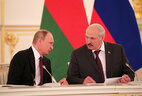 Президент Беларуси Александр Лукашенко и Президент России Владимир Путин на заседании Высшего государственного совета Союзного государства