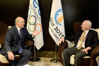 Президент Беларуси Александр Лукашенко встретился в Баку с президентом Европейских олимпийских комитетов Патриком Хикки