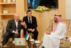 Александр Лукашенко во время встречи с заместителем советника по вопросам национальной безопасности ОАЭ шейхом Тахнуном бен Заидом аль-Нахайяном