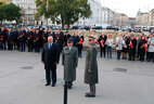 У час цырымоніі ўскладання вянка да помніка савецкім воінам-вызваліцелям у Вене