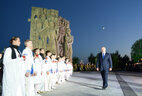 Александр Лукашенко во время открытия мемориального комплекса "Тростенец"