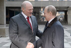 Встреча президентов Беларуси и России Александра Лукашенко и Владимира Путина один на один во Дворце Независимости