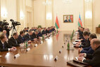 Официальные переговоры с Президентом Азербайджана Ильхамом Алиевым в расширенном формате