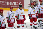 Команда Президента перед матчем против сборной Международной федерации хоккея (IIHF)