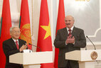 Аляксандр Лукашэнка і Нгуен Фу Чонг