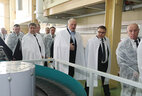 Александр Лукашенко во время посещения ОАО "Слуцкий сахарорафинадный комбинат"