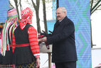 Аляксандр Лукашэнка на фінальным канцэрце творчага марафону "Адраджэнне"