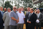 Александр Лукашенко во время посещения ОАО "Квасевичи" в Ивацевичском районе