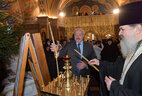 Аляксандр Лукашэнка па традыцыі запаліў калядную свечку