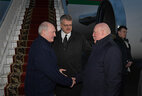 Президент Беларуси Александр Лукашенко прибыл с рабочим визитом в Российскую Федерацию. Самолет Главы государства совершил посадку в аэропорту города Сочи