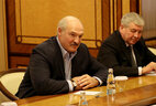 Президент Беларуси Александр Лукашенко во время переговоров с Президентом России Владимиром Путиным в расширенном формате