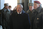 Александр Лукашенко во время посещения войсковой части внутренних войск
