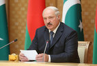 Александр Лукашенко во время работы Белорусско-пакистанского бизнес-форума в Минске