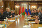 Во время переговоров в расширенном составе с Президентом России Владимиром Путиным