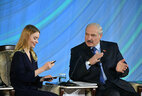 Александр Лукашенко во время встречи с творческой молодежью