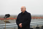 Аляксандр Лукашэнка ў час цырымоніі адкрыцця моста
