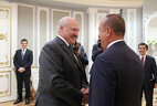 Президент Беларуси Александр Лукашенко и Министр иностранных дел Турции Мевлют Чавушоглу