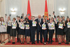Aleksandr Lukashenko with the participants of the ceremony