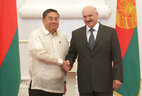 Александр Лукашенко принял верительные грамоты посла Республики Филиппины в Республике Беларусь Карлоса Деймека Соррета