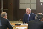 Белорусское государство с большим уважением относится к взаимоотношениям с регионами России. Об этом заявил Президент Беларуси Александр Лукашенко 18 сентября на встрече с Президентом России Владимиром Путиным.