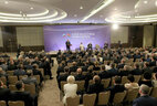 Александр Лукашенко выступил на пленарном заседании II Форума регионов Беларуси и России в Сочи