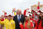 Александр Лукашенко с юными спортсменами