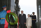 Александр Лукашенко посетил мемориальный комплекс "Авала", где возложил венок к памятнику Неизвестному герою