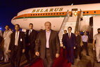 Президент Беларуси Александр Лукашенко прибыл с официальным визитом в Республику Индия. Самолет Главы государства приземлился на авиабазе ВВС Индии Палам рядом с международным аэропортом им. Индиры Ганди
