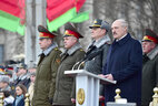Александр Лукашенко на торжественном марше в честь 100-летия образования белорусской милиции